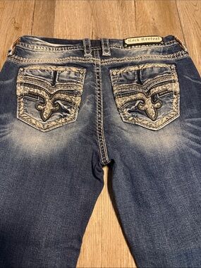 Rock Revival Women’s StarFish Straight Dark Blue Embroidered Back Pocket Jeans